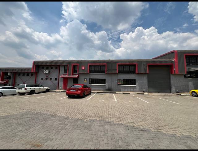 282M² WAREHOUSE TO LET IN STRIJDOMPARK